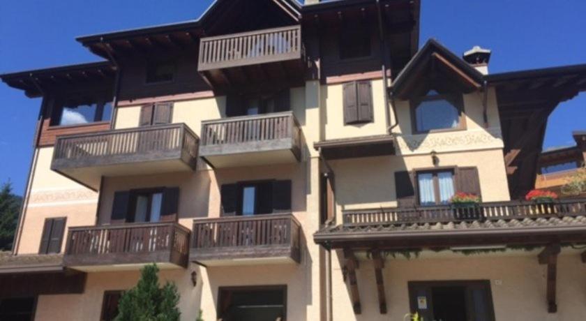 Albergo Quai Monno Buitenkant foto