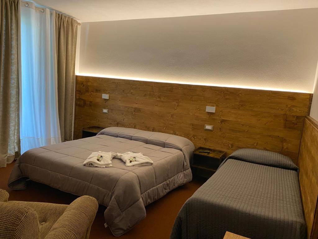 Albergo Quai Monno Buitenkant foto