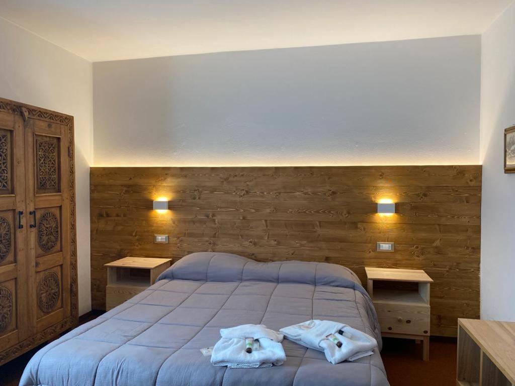 Albergo Quai Monno Buitenkant foto