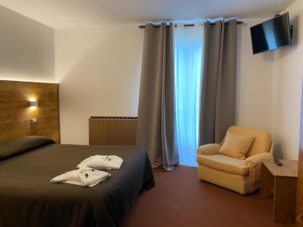 Albergo Quai Monno Buitenkant foto