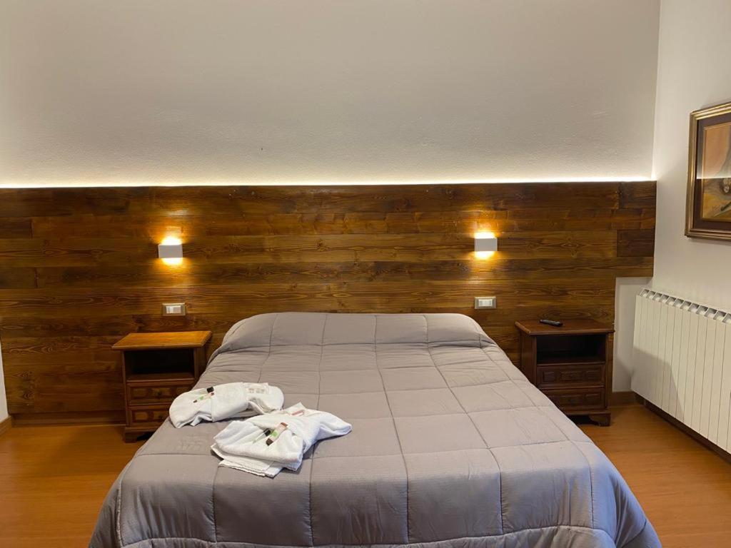 Albergo Quai Monno Buitenkant foto
